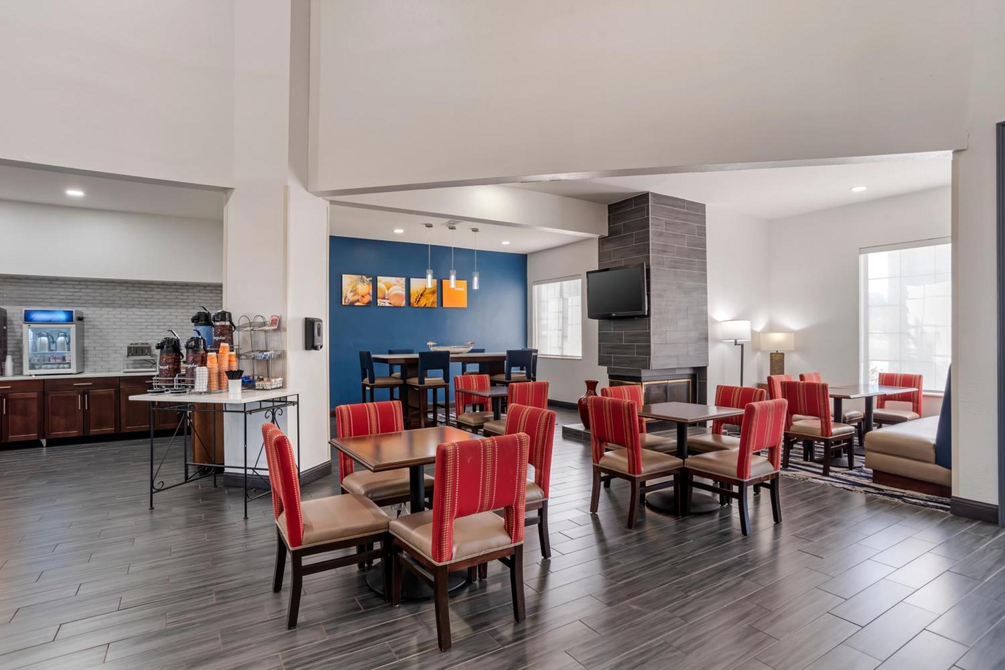Comfort Suites Hattiesburg Extérieur photo